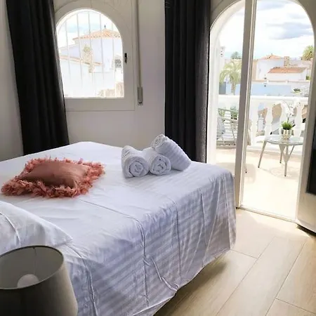Casa Serenity Au Canal Avec Piscine Et Amarre Villa Empuriabrava