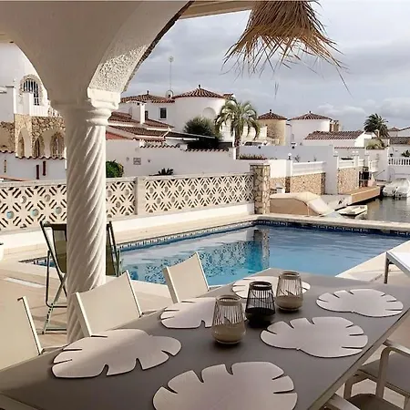 Casa Serenity Au Canal Avec Piscine Et Amarre Villa