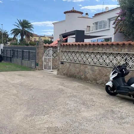 Casa Serenity Au Canal Avec Piscine Et Amarre Villa *